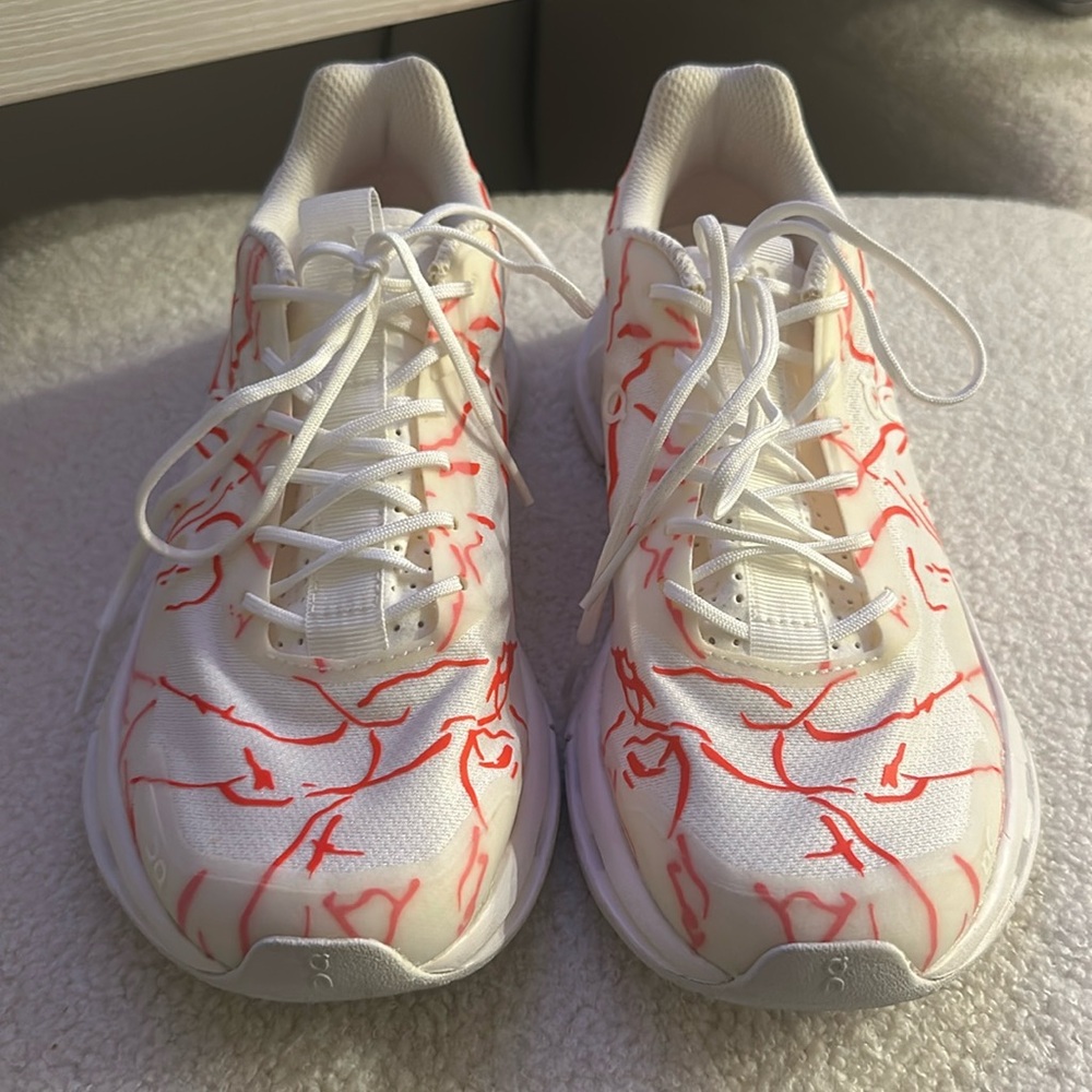 On Cloud Women’s Miami Limited Edition